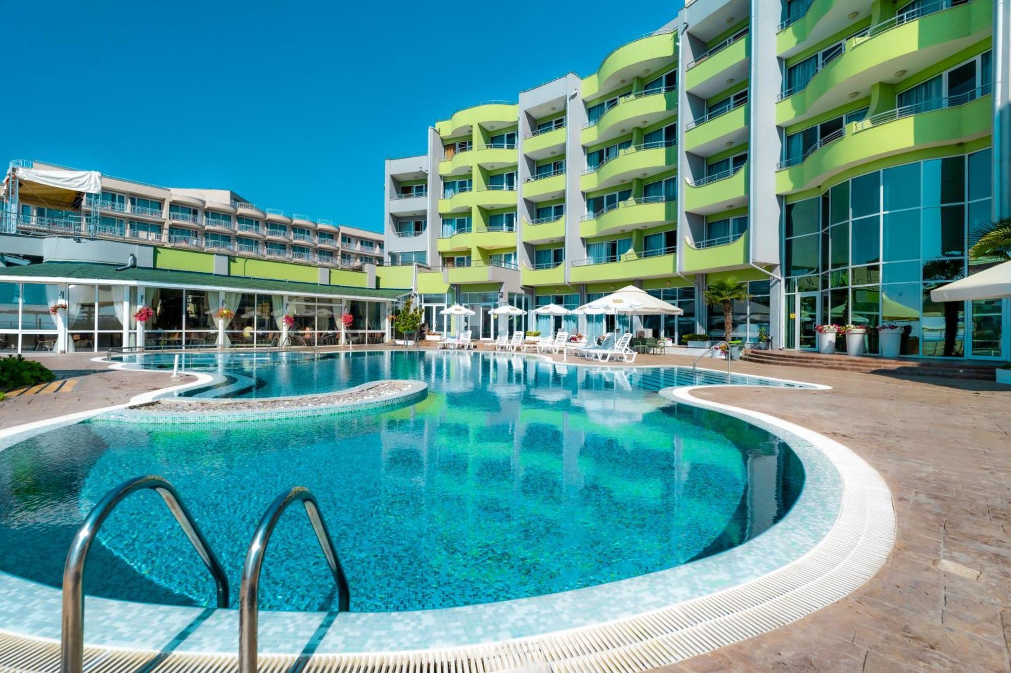 Mpm Hotel Arsena Nesebar Bagian luar foto